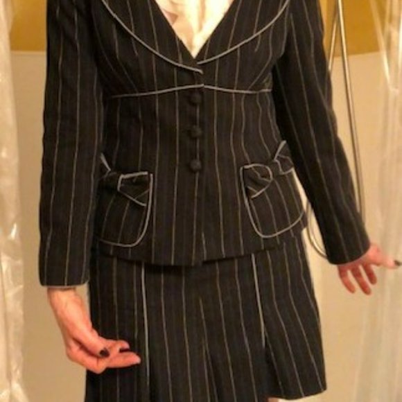 Nanette Lepore Vintage-Style Suit, skirt size 6,  jacket size 8 Petite, fabric? - Picture 4 of 12